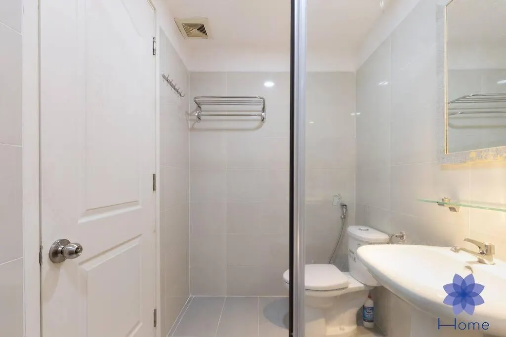 Ihome Furnished Apartments In Orchard Garden Building With Free Gym & Pool, Airport Pick-Up Service Ho Chi Minh City